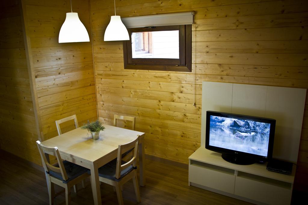 Apartamentos El Bosquet Sant Cugat del Vallès Zewnętrze zdjęcie